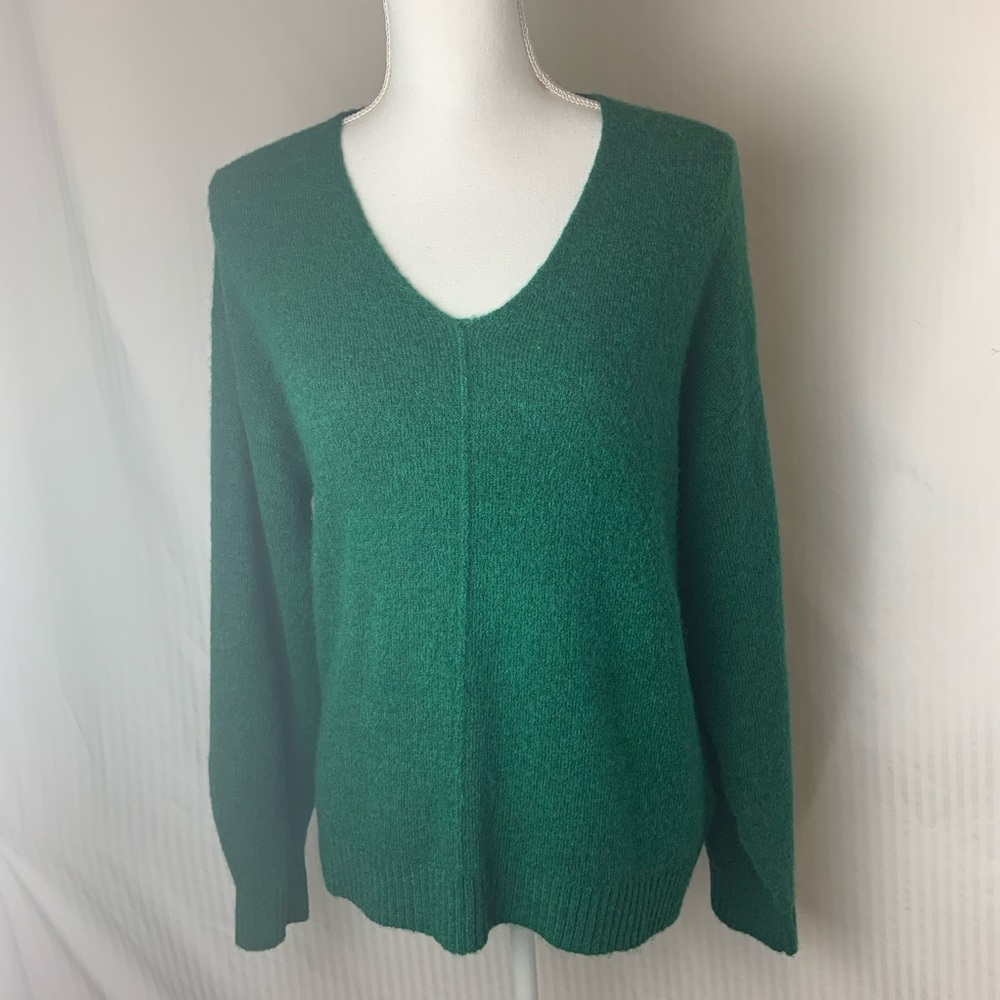 Green H+M sweater